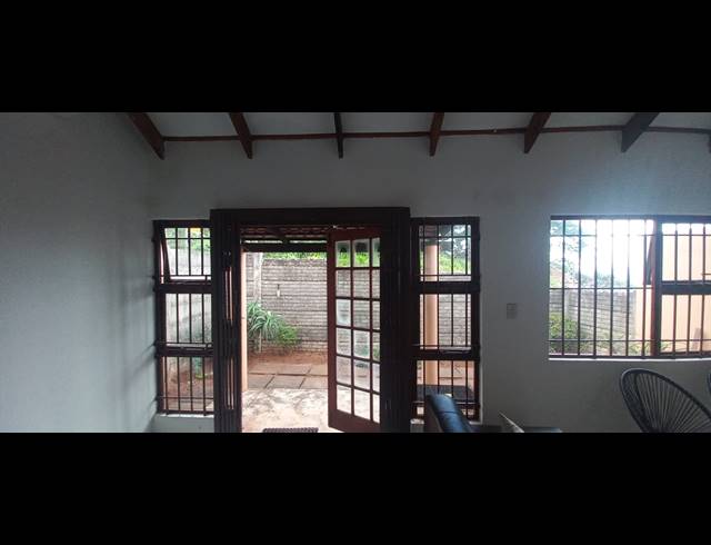 2 BEDROOM SECTIONAL TITLE FOR SALE IN UMBILO